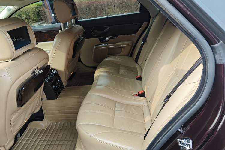 Used Jaguar XJ 2013 XJL 3.0 SC Panoramic Business Edition
