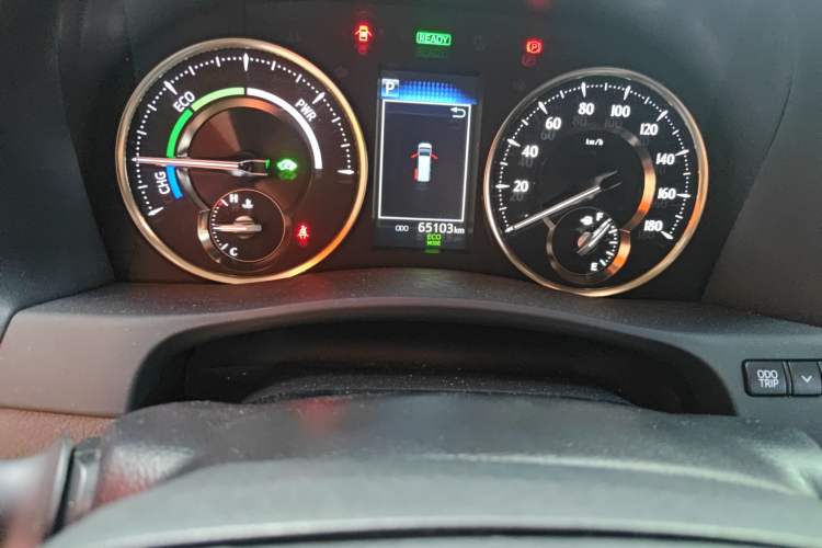 Used Toyota Vellfire 2021 Crown Dual-Engine 2.5L HV Luxury Edition Odometer Close Up