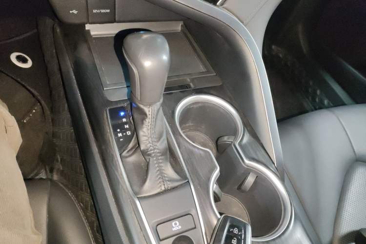 Used Toyota Camry 2021 2.0G Luxury Edition
