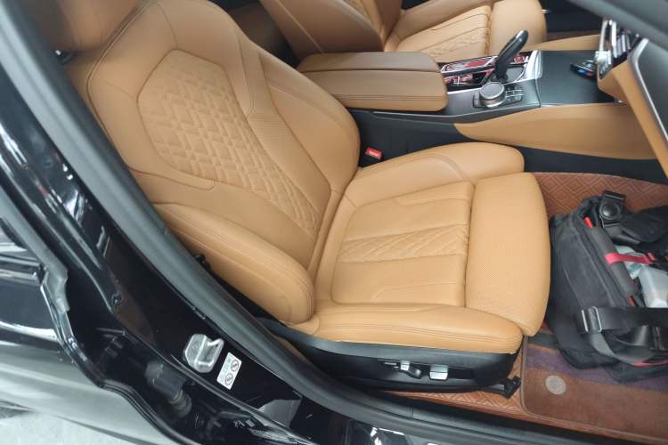 Used BMW 5 Series 2021 530i M Sport Package Right Front Seat