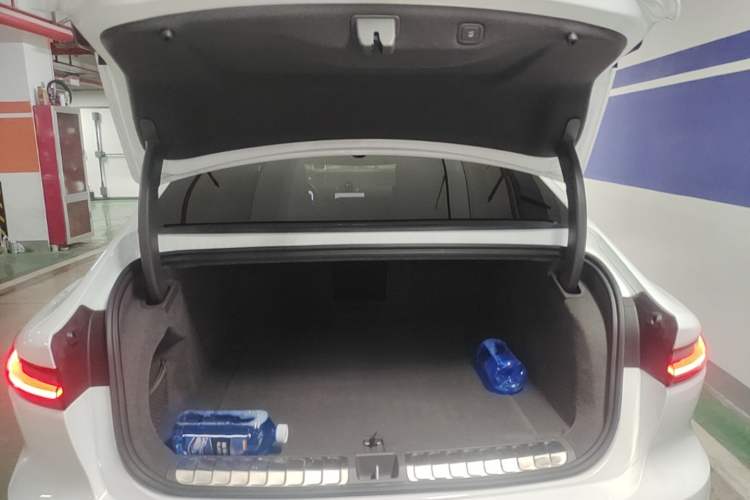 Used Nio ET7 2024 75 kWh Executive Signature Edition
