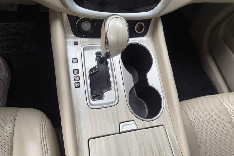 Used Nissan Murano 2015 2.5L XL Two-Wheel Drive Smart Edition Gear Lever