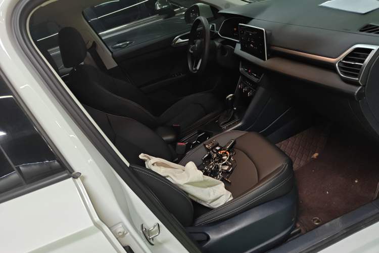 Used Volkswagen Tharu 2023 300TSI Two-Wheel-Drive Crescent Edition Right Front Seat