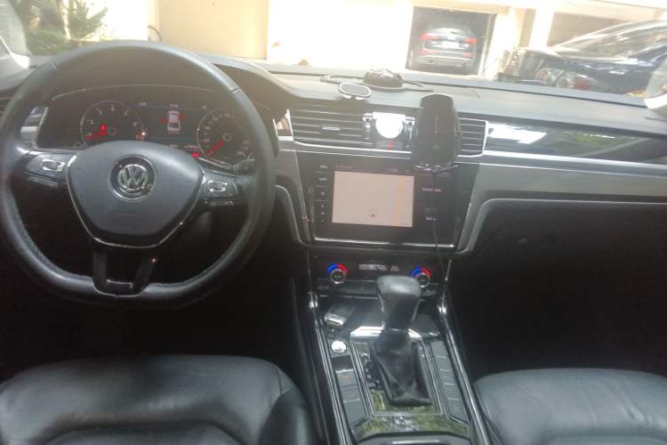 Used Volkswagen Phideon 2018 Revised Version 380TSI Two-Wheel Drive Business Edition
