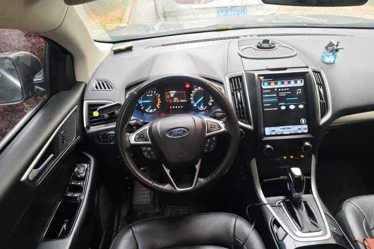 Used Ford Edge 2018 EcoBoost 245 Two-Wheel-Drive Platinum Edition 7-Seater China V Emission Standard