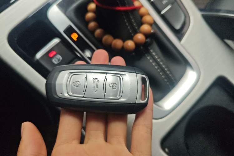 Used Geely Auto Emgrand X7 Sport 2018 1.8TD Automatic Two-Wheel Drive Smart 4G Connected Version
