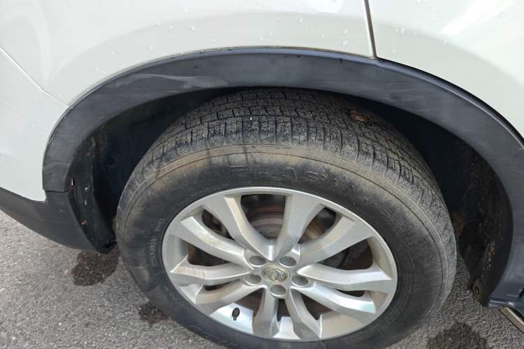 Used Dongfeng Aeolus AX7 2015 2.0L Manual Zhiyi Trim