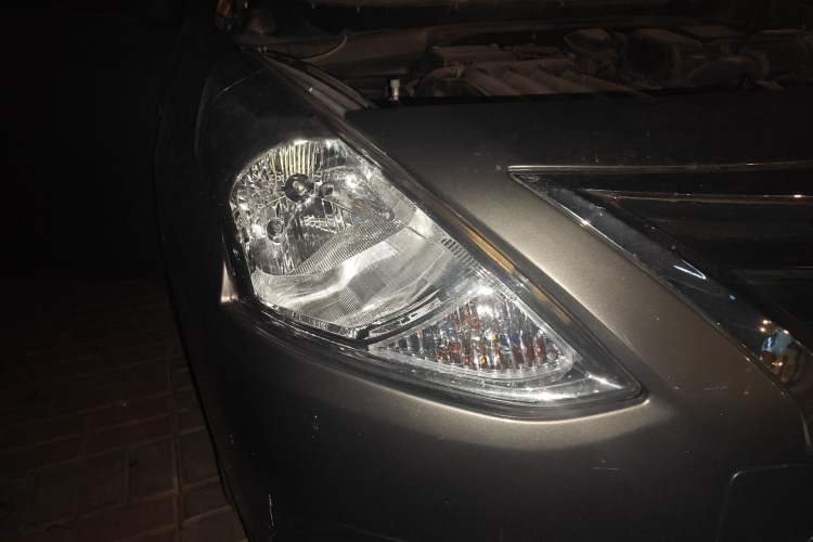 Used Nissan Sunny 2015 1.5XE Manual Comfort Edition Right Front Headlight