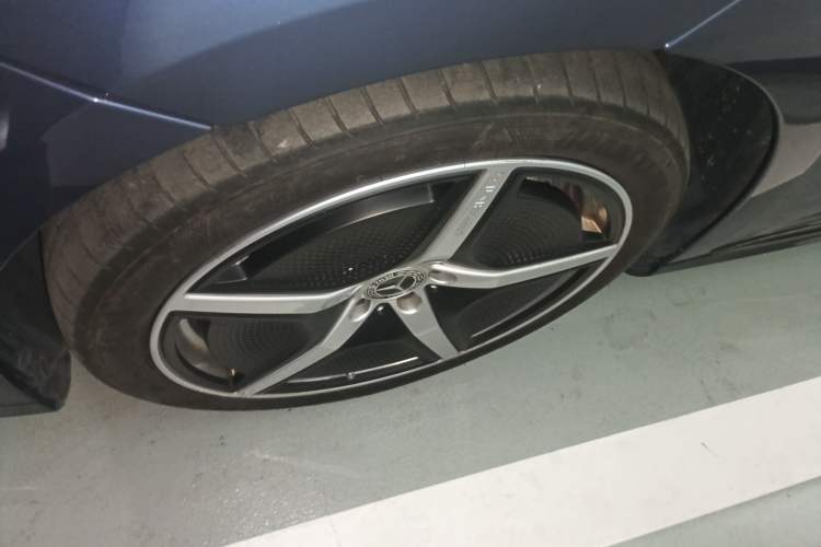 Used Mercedes-Benz EQE 2022 350 First Edition Special Version Left Front Wheel Hub