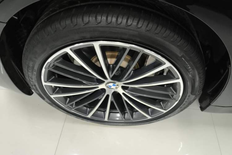 Used BMW 5 Series 2022 Restyled 530Li Leading Edition M Sport Package
