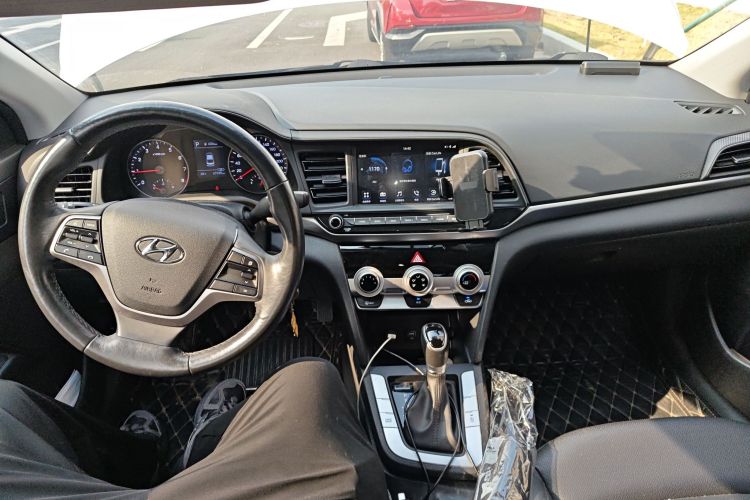 Used Hyundai Elantra (6th Generation / Lingdong) 2019 1.5L CVT ZhiXuan – Elite Version Center Console