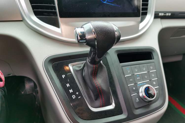 Used JAC Refine M4 2022 2.0 TGDI Automatic Business Edition
