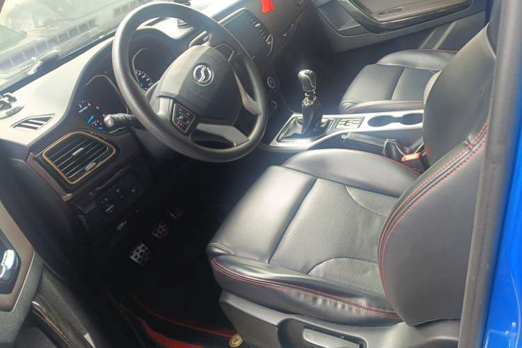 Used Zxauto Terralord 2021 2.5T Passenger Diesel Two-Wheel-Drive Luxury Big Double
