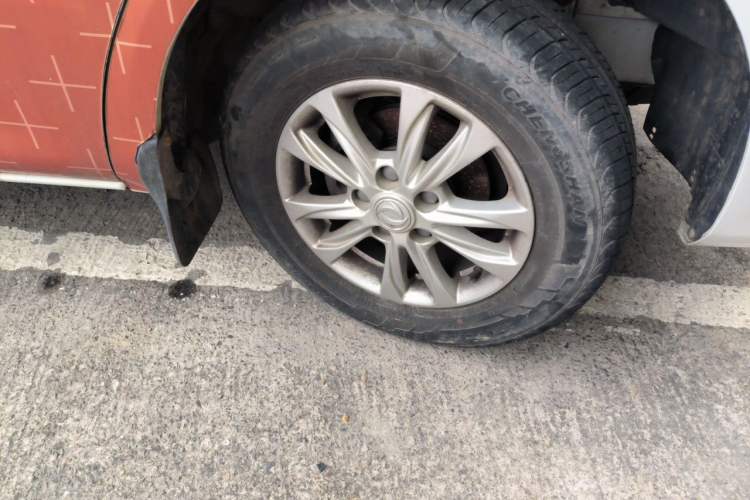 Used FORTHING Lingzhi 2019 M5L 1.6L 7-Seater Standard Model China VI Right Front Wheel Hub