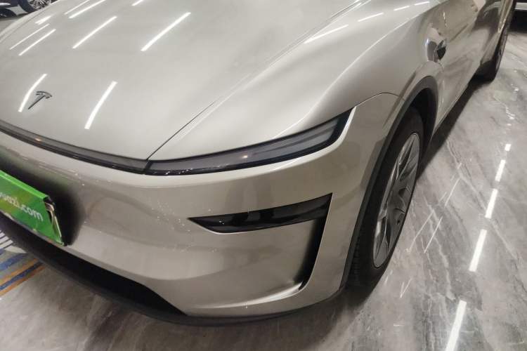 Used Tesla Model Y L 2025 Model Long-Range All-Wheel-Drive Version