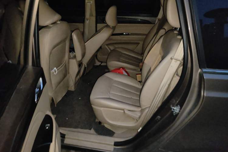 Used Baojun 730 2016 1.5L Manual Comfort Version 7 Seats China V Emission Standard Left Rear Seat