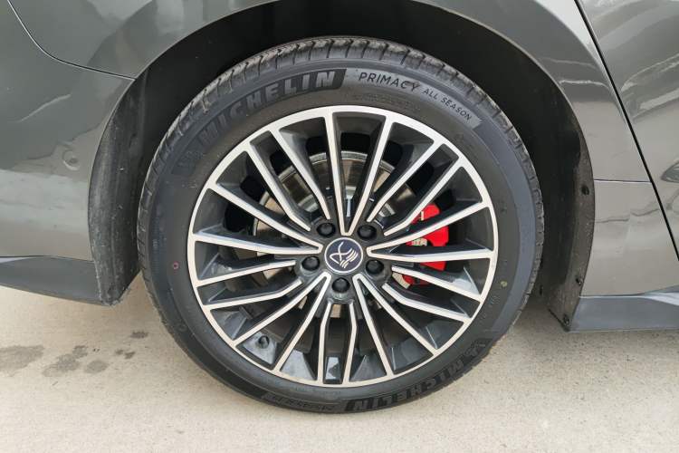 Used BYD Han 2025 EV with 701 km of Laser Radar-Enabled Intelligent Driving