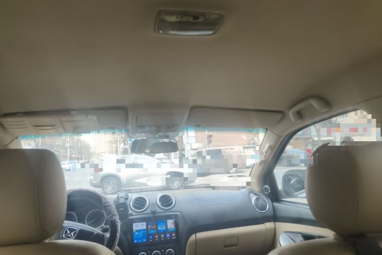 Used JMC Yusheng S350 2011 2.4T Two-Wheel-Drive Luxury 5-Seater
