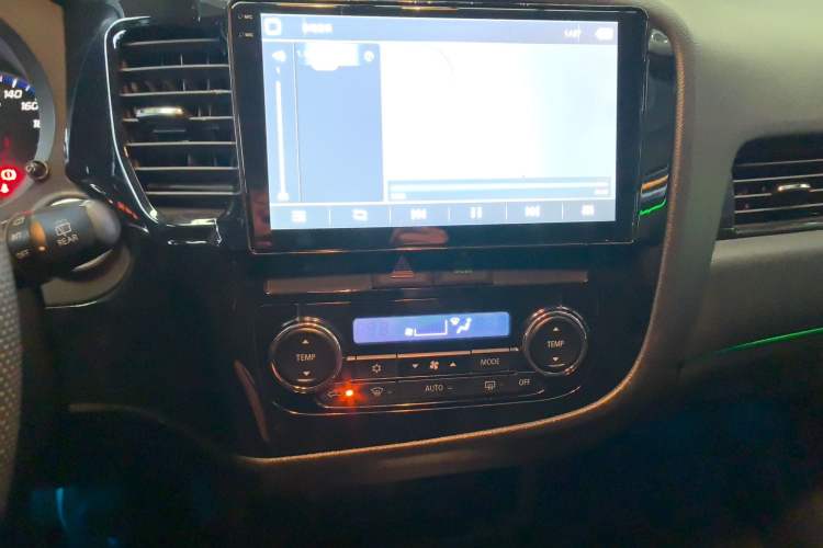 Used Mitsubishi Outlander 2018 2.0L Two-Wheel Drive Glory Edition 5 Seats