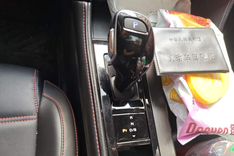 Used MG 6 2021 1.5T Automatic Lingchao Edition Gear Lever