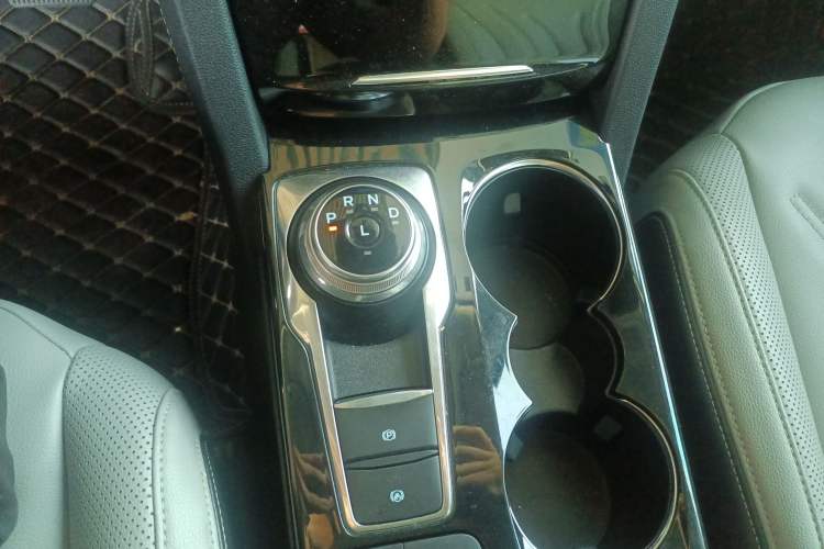 Used Ford Escape 2020 EcoBoost 245 Four-Wheel Drive Luxury Edition