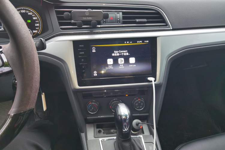 Used Volkswagen Lamando 2021 230TSI DSG Fashion Edition Audio And AC Panel