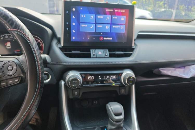 Used Toyota RAV4 2022 2.0L CVT Two-Wheel Drive Fashion Edition
