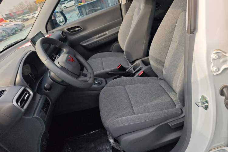 Used Wuling Hongguang New Energy 2024 All-Electric Model 300KM Standard Version
