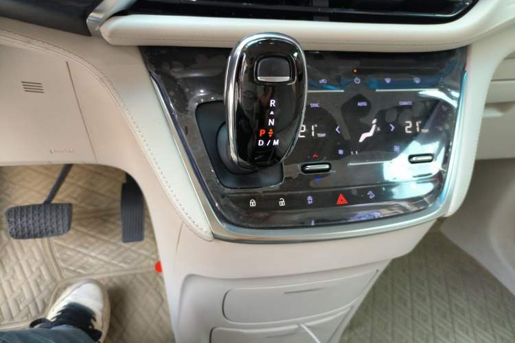 Used Buick GL8 2020 Avenir Avia Six-Seat Deluxe Edition Gear Lever