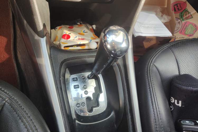 Used Peugeot 2008 2014 1.6L Automatic Trend Edition Gear Lever