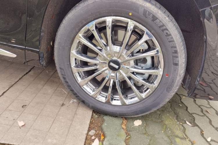 Used Wey Gaoshan 2025 Four-Wheel Drive Alpine 8 Right Front Wheel Hub