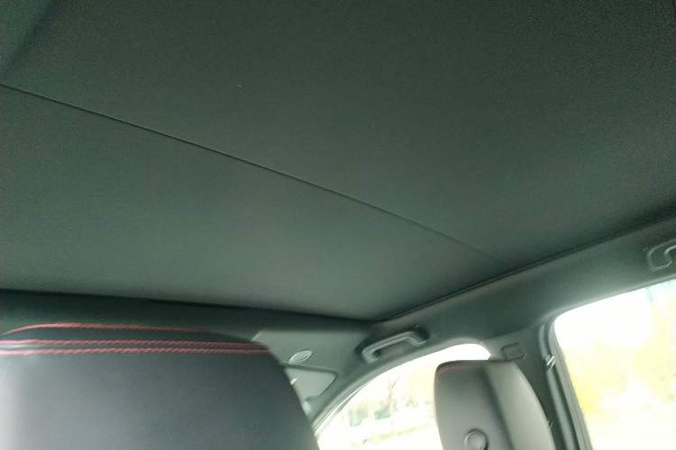 Used Land Rover Discovery Sport 2021 249 PS R-Dynamic S Performance Edition Headliner