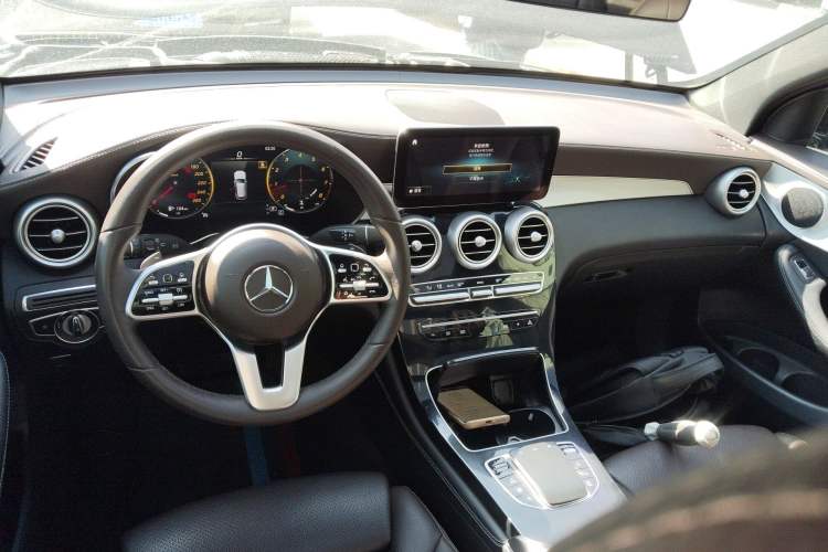 Used Mercedes-Benz GLC 2021 GLC 260 L 4MATIC Dynamic Edition Center Console