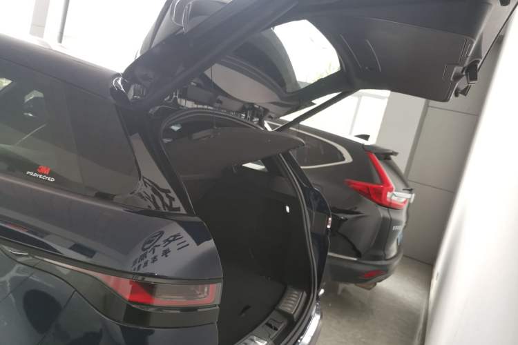 Used Land Rover Range Evoque 2020 249 PS R-DYNAMIC SE Sport Technology Edition Trunk