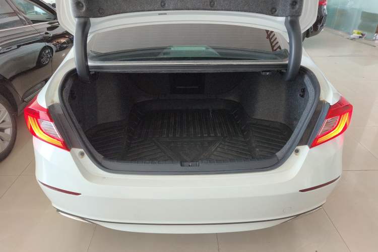 Used Honda Accord 2018 260TURBO Elite Edition China VI Trunk