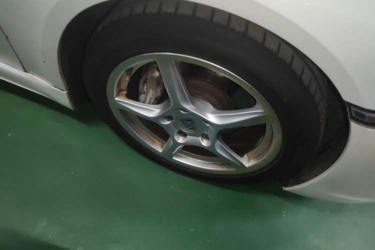 Used Porsche 718 2022 Boxster 2.0T Right Front Wheel Hub