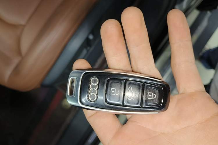 Used Audi Q7 2020 55 TFSI quattro S line sports model
