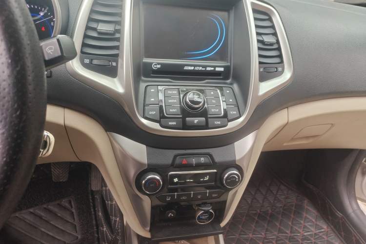 Used CHANGAN Eado 2015 1.6L Manual Luxury Model China IV Standard