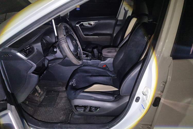 Used Toyota RAV4 2021 2.0L CVT 4x4 Style PLUS Edition Left Front Seat