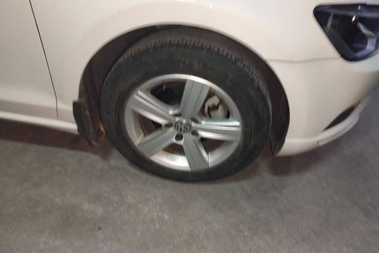 Used Volkswagen Lamando 2015 230TSI DSG Fashion Edition Right Front Wheel Hub