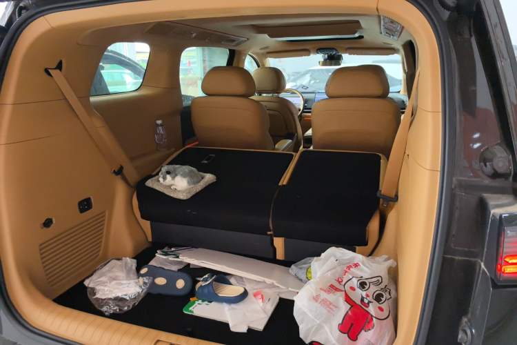 Used VOYAH Dream 2025 PHEV Four-Wheel-Drive Flagship Kunpeng Edition Trunk