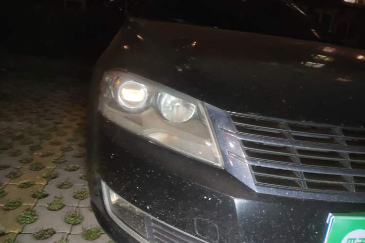 Used Volkswagen Lavida 2013 Revised Classic 1.6L Manual Fashion Edition Right Front Headlight