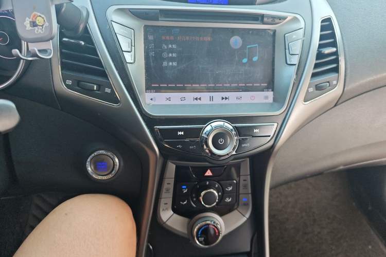 Used Hyundai Elantra (5th Generation / Langdong) 2012 1.6L Manual Leading Model