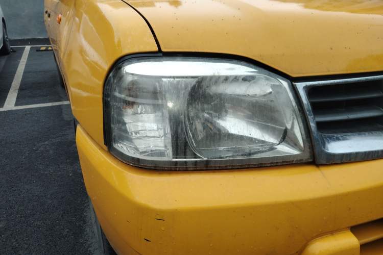 Used Nissan ZN Van 2013 2.4L Two-Wheel Drive Standard Model with 5 Seats