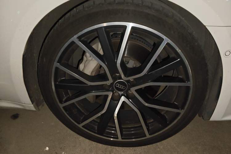 Used Audi A7 2022 55 TFSI quattro Prestige Edition Right Front Wheel Hub