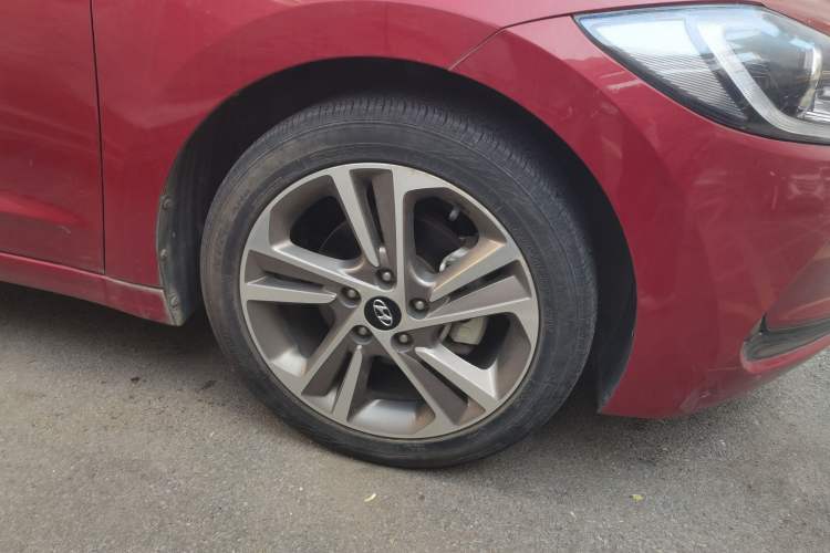 Used Hyundai Elantra (6th Generation / Lingdong) 2016 1.6L Automatic ZhiXuan – Elite Version Right Front Wheel Hub