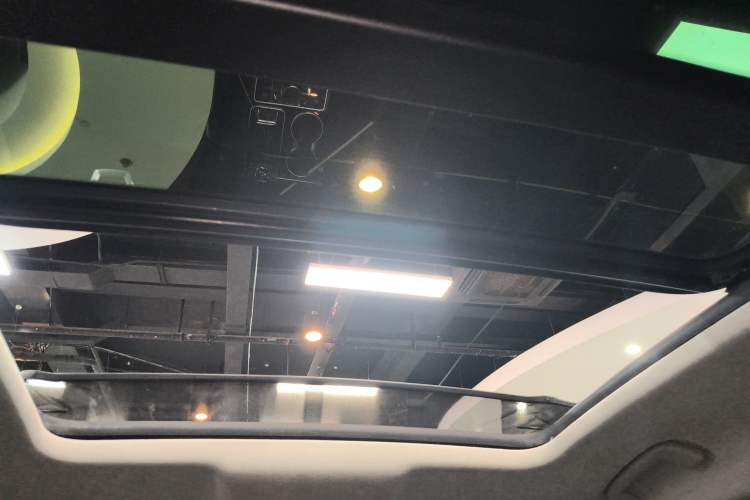 Used Hongqi HS7 2021 3.0T Automatic All-Wheel Drive Smart Connect Flagship Edition Headliner