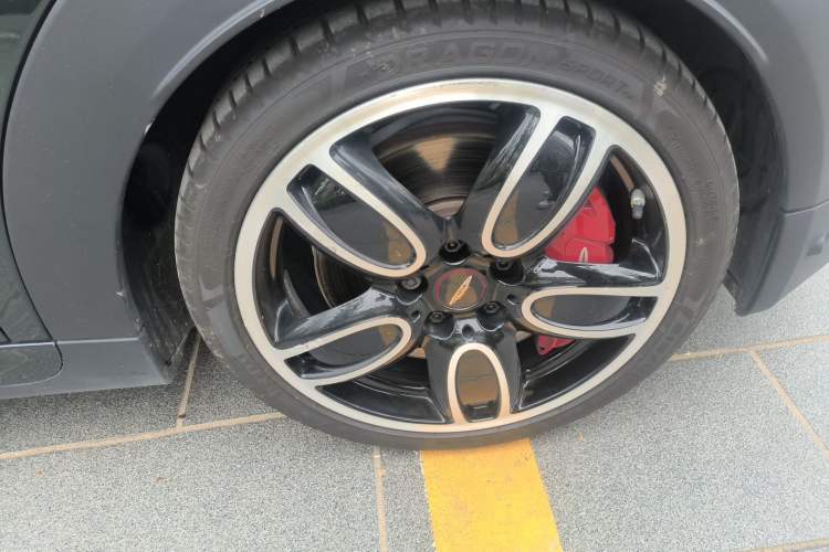 Used MINI JCW 2020 2.0T JOHN COOPER WORKS ALL-IN Right Front Wheel Hub