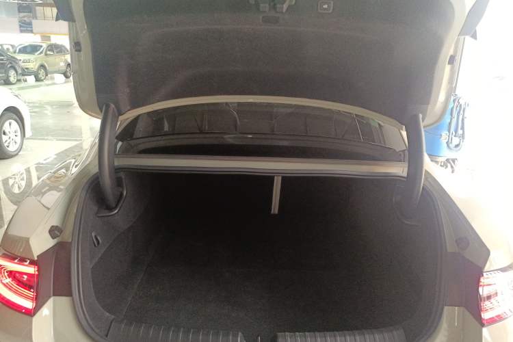 Used Xiaomi Auto SU7 2024 Rear-Drive Long-Range Intelligent Driving Version
