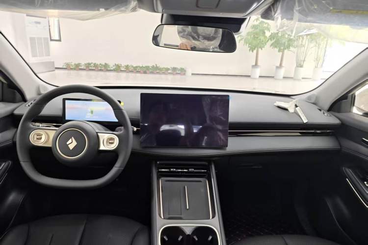 Used Baojun Yunhai 2026 Model 500km Pure Electric Standard Edition Center Console